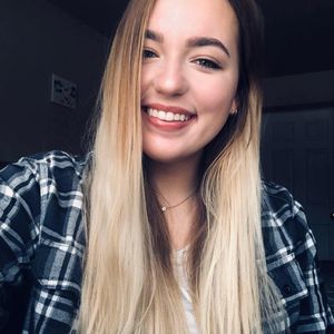 Meet your Posher, Joelle